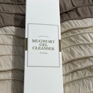 Mugwort Gel Cleanser - White